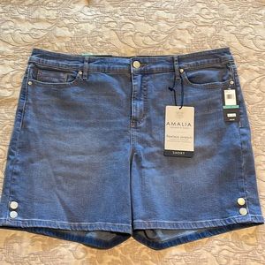 NWT Bandolino Amalia Jean Shorts
